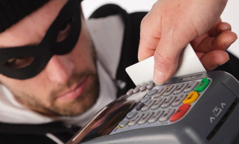 ladrao-cartao-de-credito-roubo-e-commerce-fraude-endividado-dividas-1464029725126_1920x1409-780x470-1