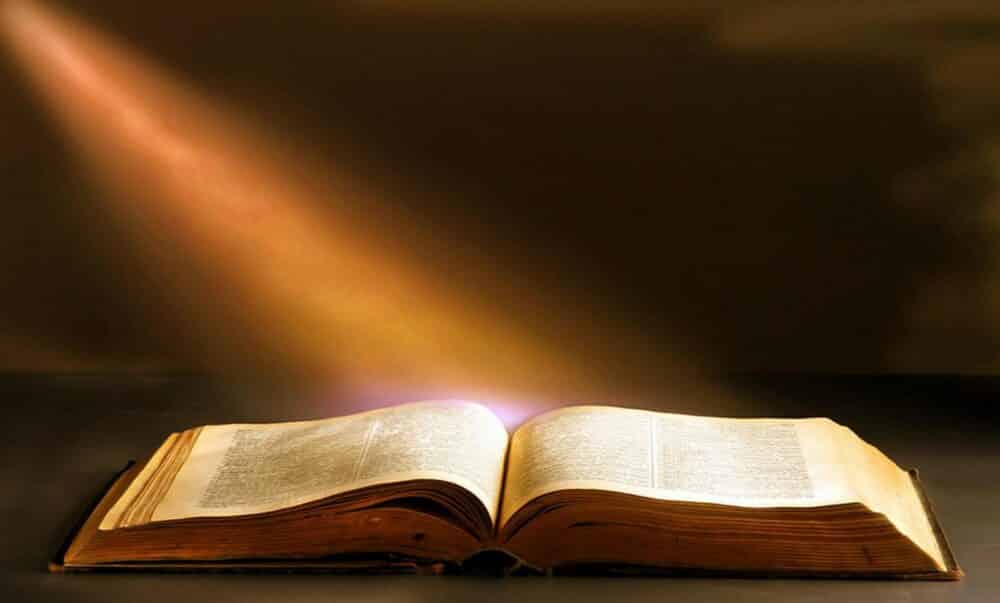 biblia-origem-significado-e-importancia-do-simbolo-religioso-3-e1617217254357