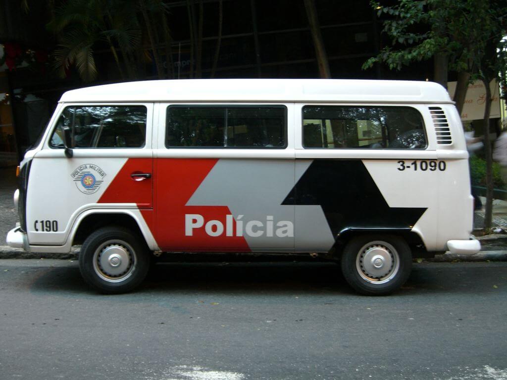 kombi-polícia_Easy-Resize
