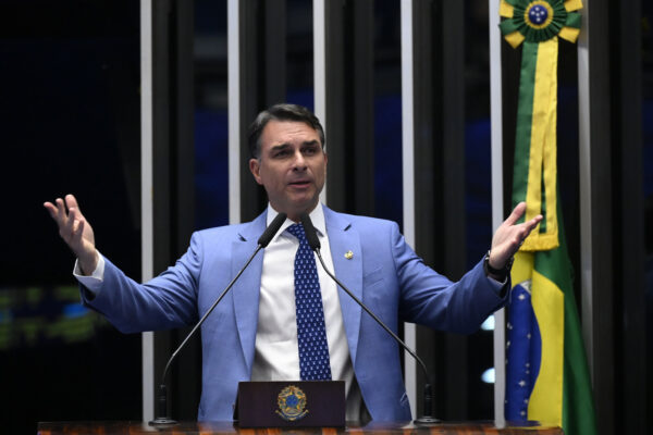 Flavio-Bolsonaro-Senado-600x400